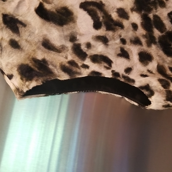 💕TRINA TURK💕 Joyful Top ~ Faux Fur Sleeveless Tank Top Animal Print NWT - Picture 5 of 9